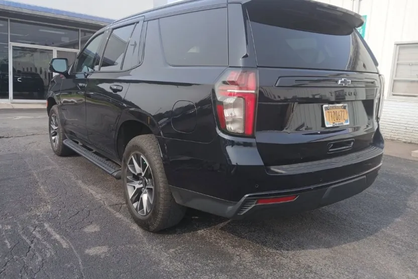 2023 Chevrolet Tahoe Z71 photo 1