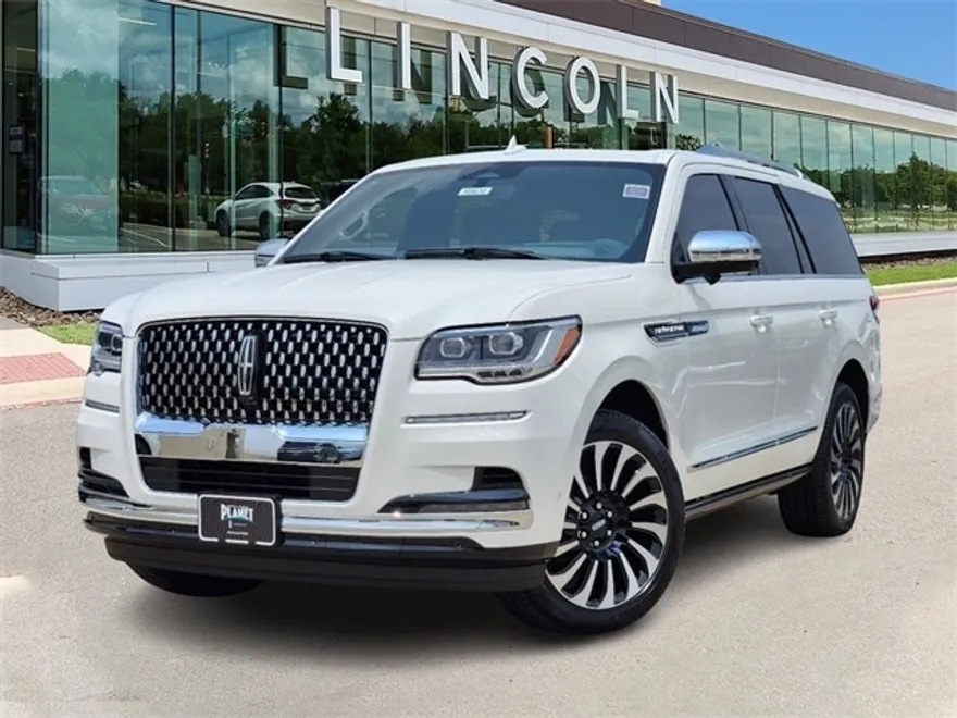 2024 Lincoln Navigator Black Label photo 1