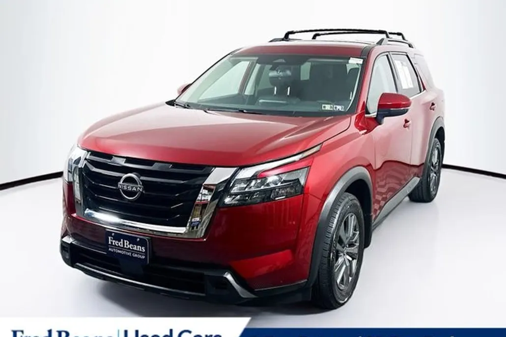 2023 Nissan Pathfinder SV photo 1