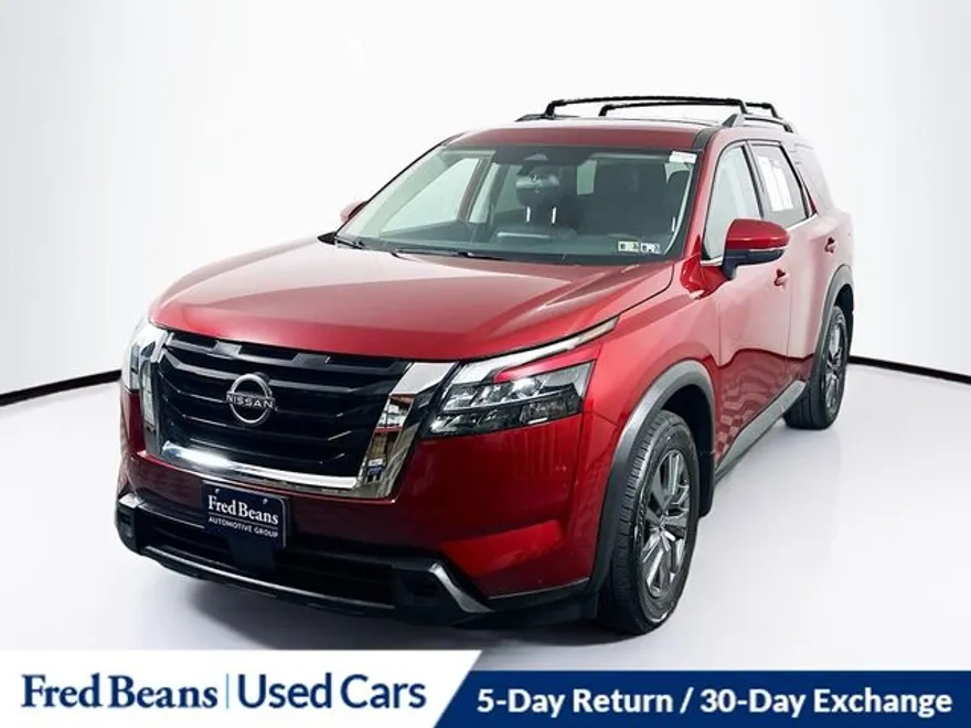 2023 Nissan Pathfinder SV photo 1
