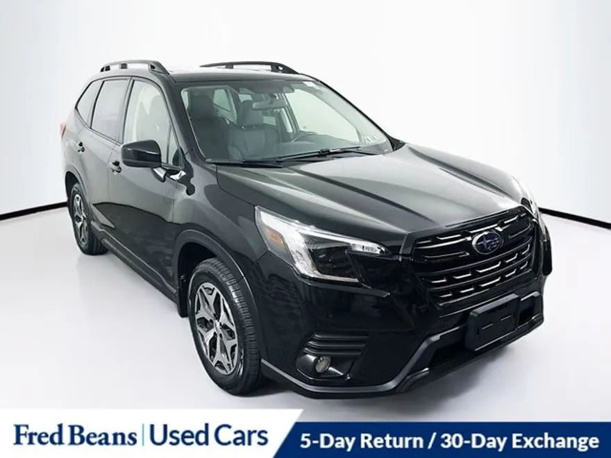 2023 Subaru Forester Premium photo 1