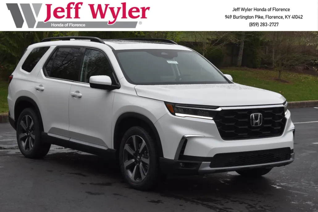 2025 Honda Pilot Touring photo 1