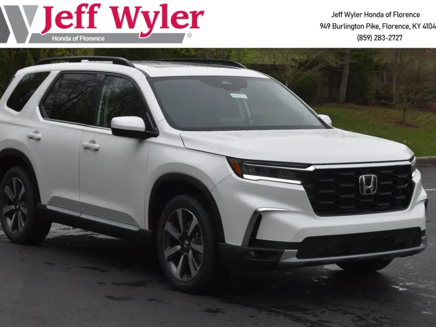 2025 Honda Pilot Touring photo 1