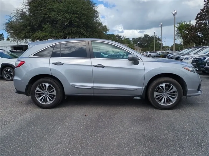 2017 Acura RDX Advance photo 1