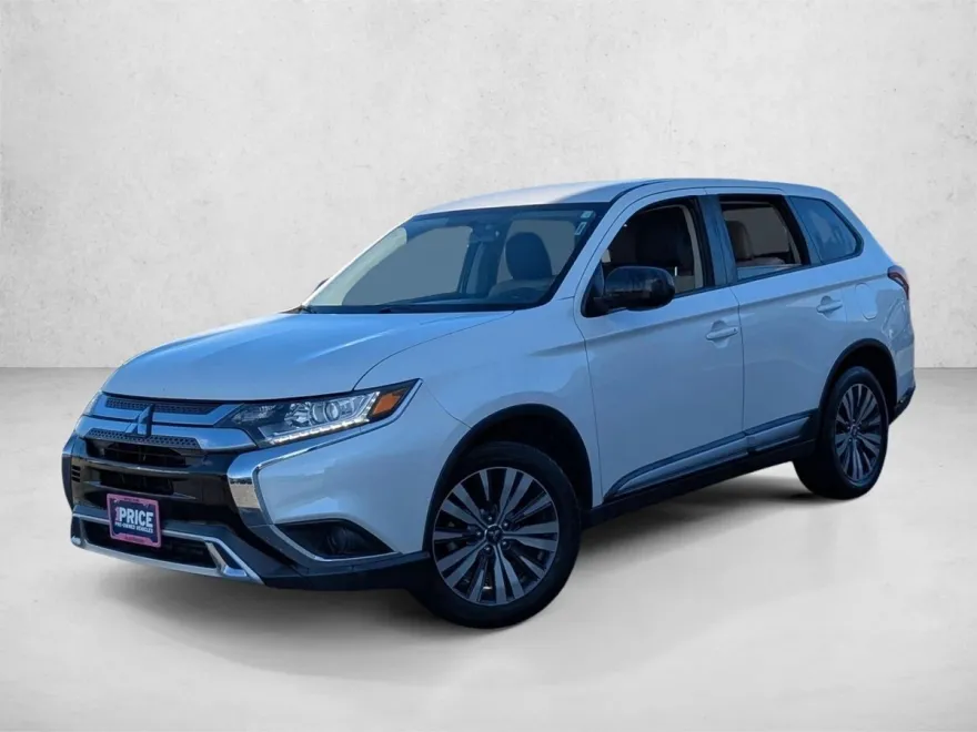 2019 Mitsubishi Outlander ES photo 1