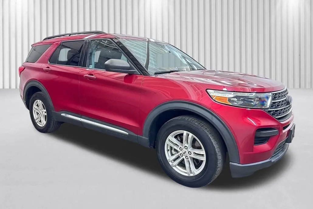 2022 Ford Explorer XLT photo 1