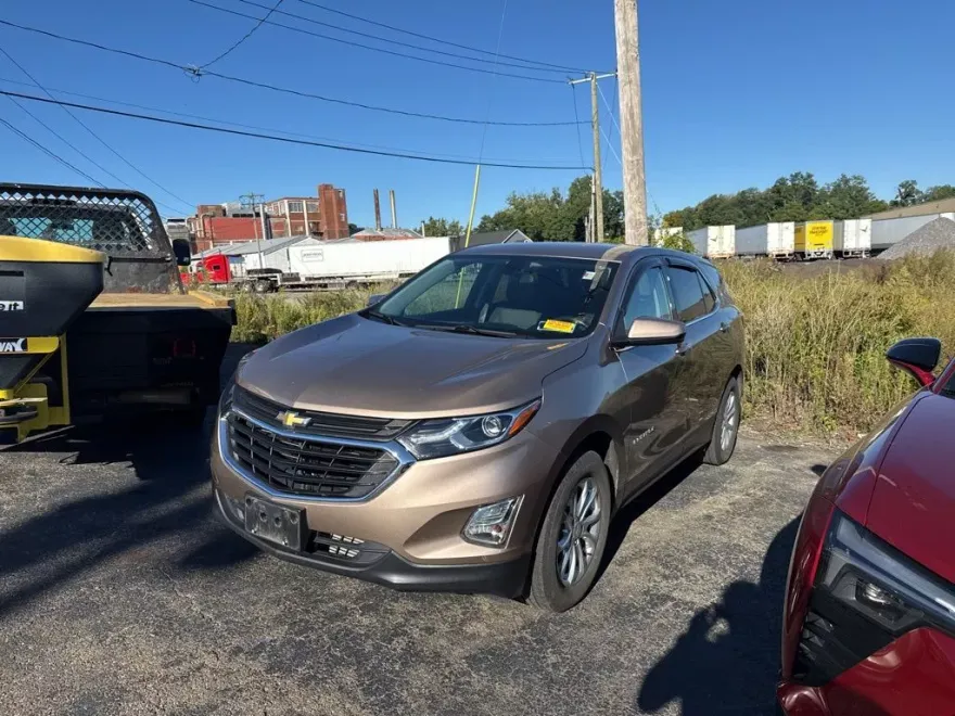2018 Chevrolet Equinox LT photo 1