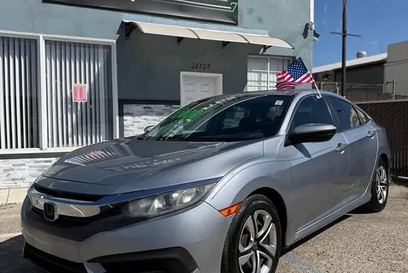 2017 Honda Civic LX photo 1