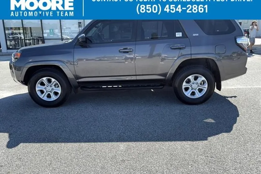 2023 Toyota 4Runner SR5 photo 1