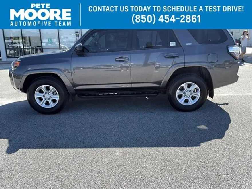 2023 Toyota 4Runner SR5 photo 1