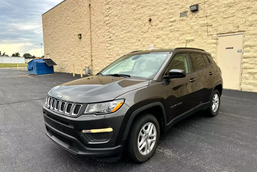 2018 Jeep Compass Sport photo 1