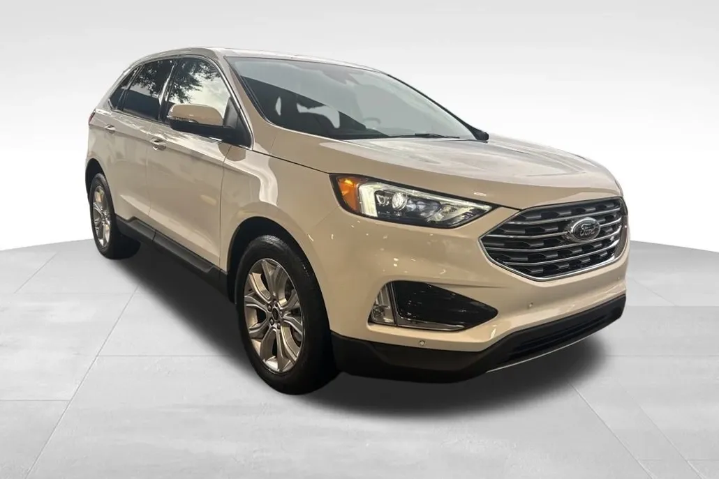 2024 Ford Edge Titanium photo 1