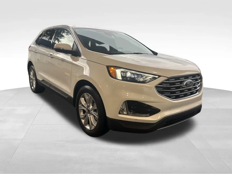 2024 Ford Edge Titanium photo 1