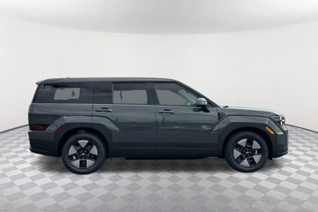 2026 Hyundai Santa Fe SE photo 1