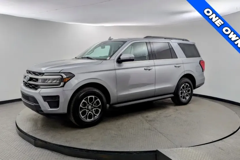 2024 Ford Expedition XLT photo 1