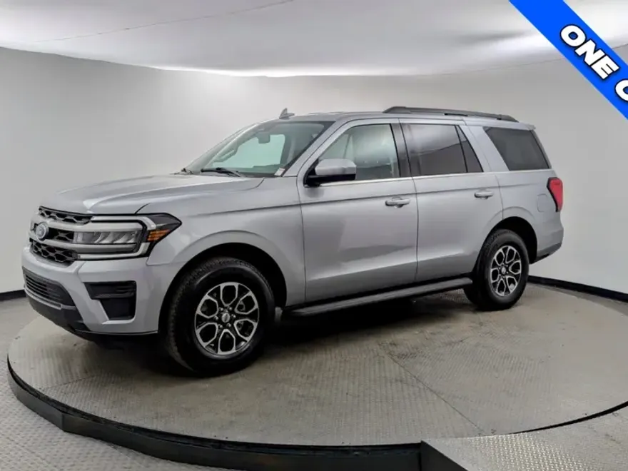 2024 Ford Expedition XLT photo 1