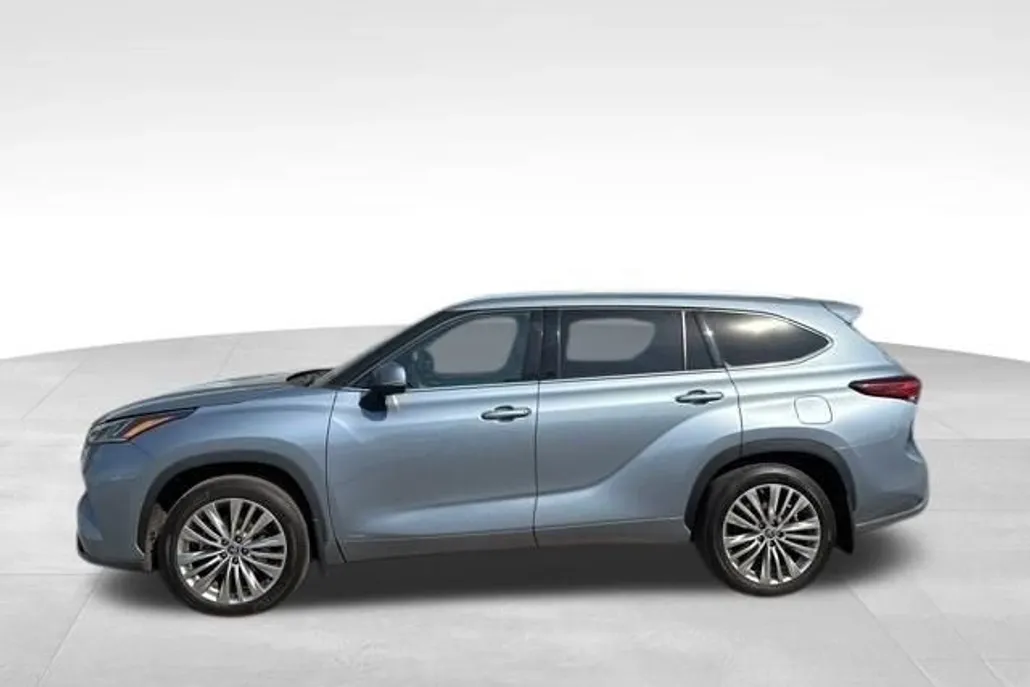 2022 Toyota Highlander Hybrid Platinum photo 1