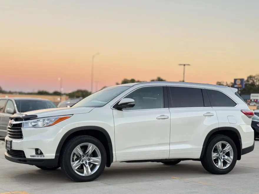 2015 Toyota Highlander Limited Sport photo 1