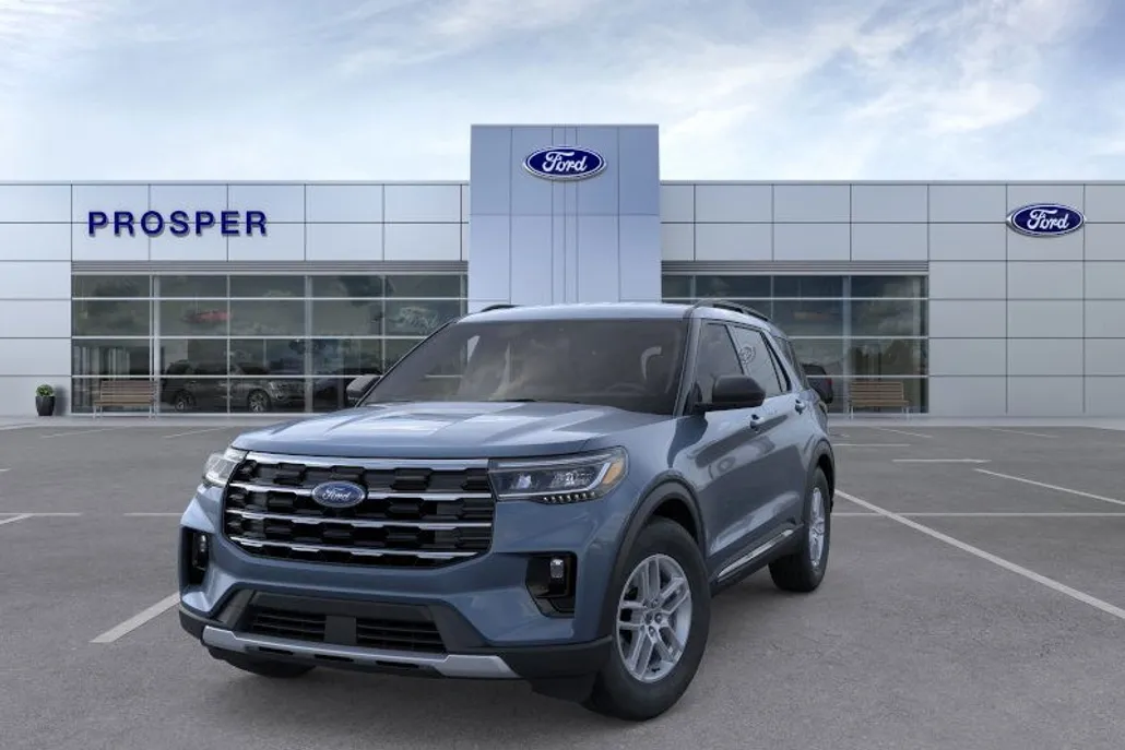 2025 Ford Explorer photo 1