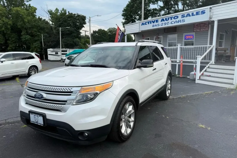 2012 Ford Explorer XLT Sport photo 1