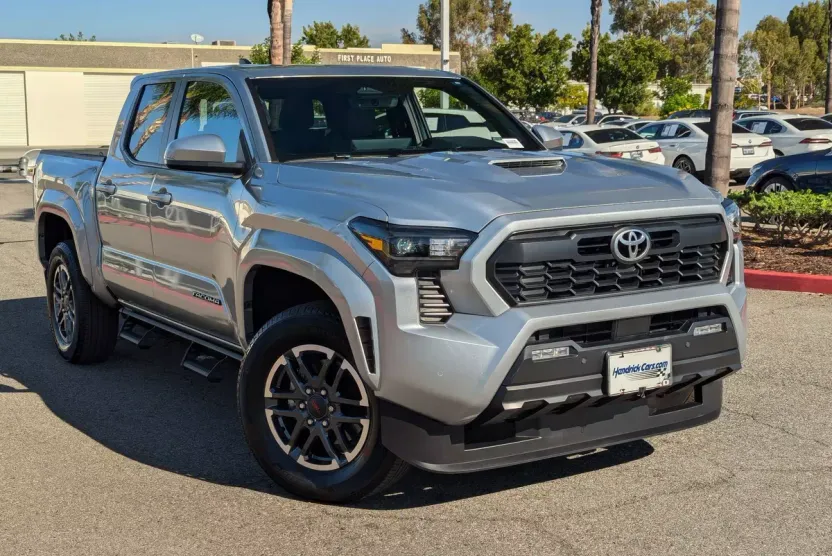 2024 Toyota Tacoma TRD Sport photo 1