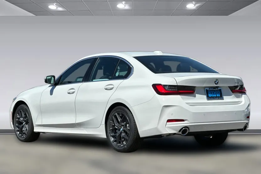 2025 Bmw 330i Sedan photo 1