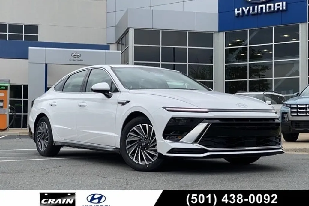 2025 Hyundai Sonata Hybrid SEL photo 1