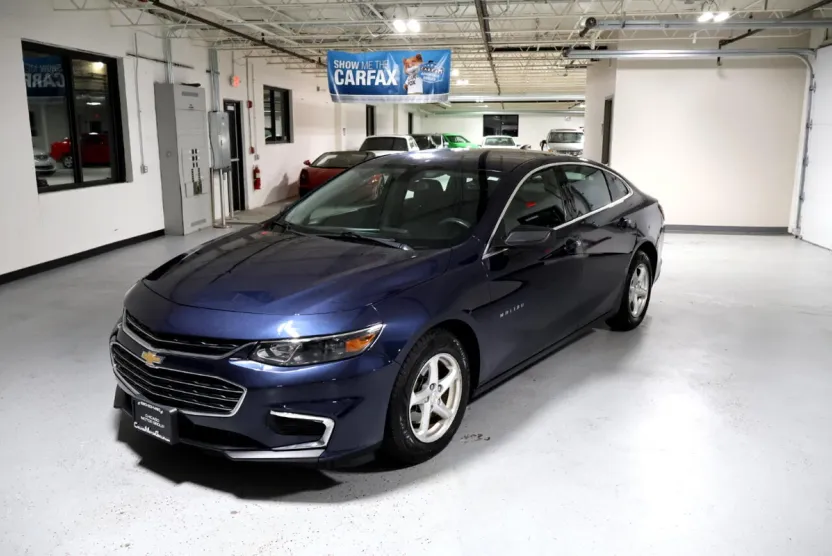 2017 Chevrolet Malibu LS photo 1