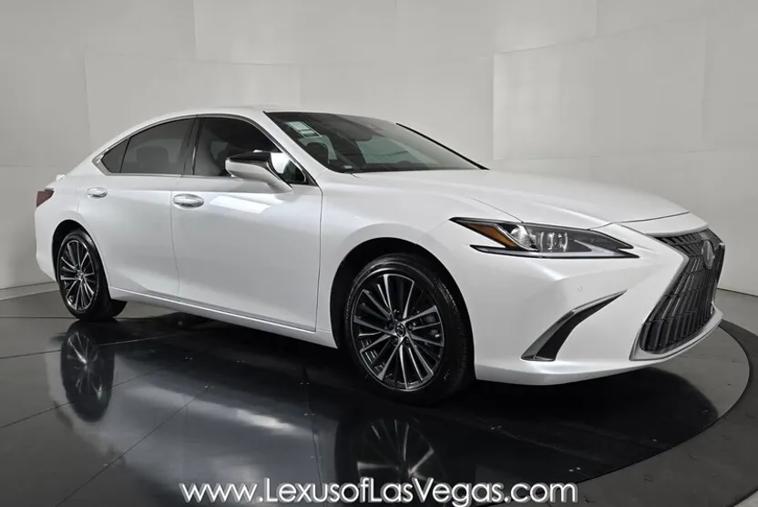 2025 Lexus ES 300h photo 1