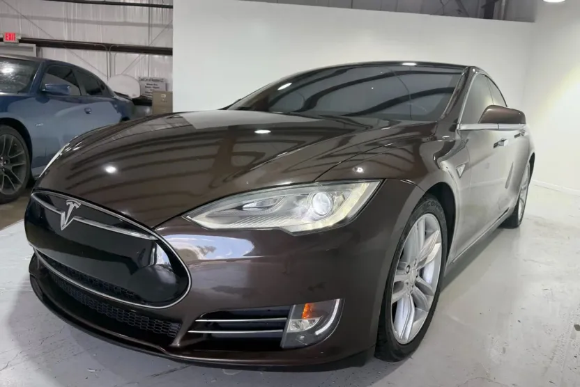 2013 Tesla Model S photo 1