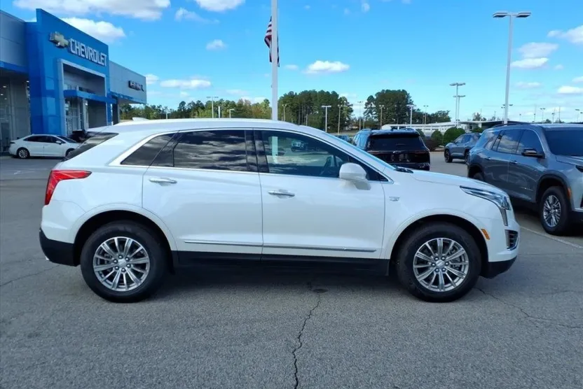 2017 Cadillac XT5 Luxury photo 1