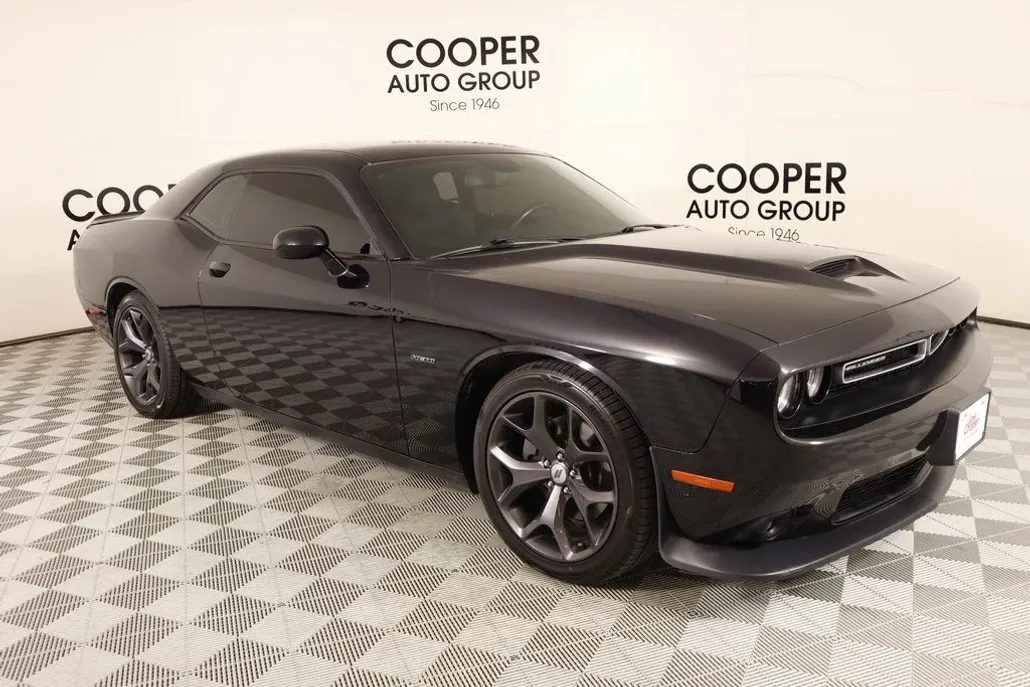 2019 Dodge Challenger R/T photo 1