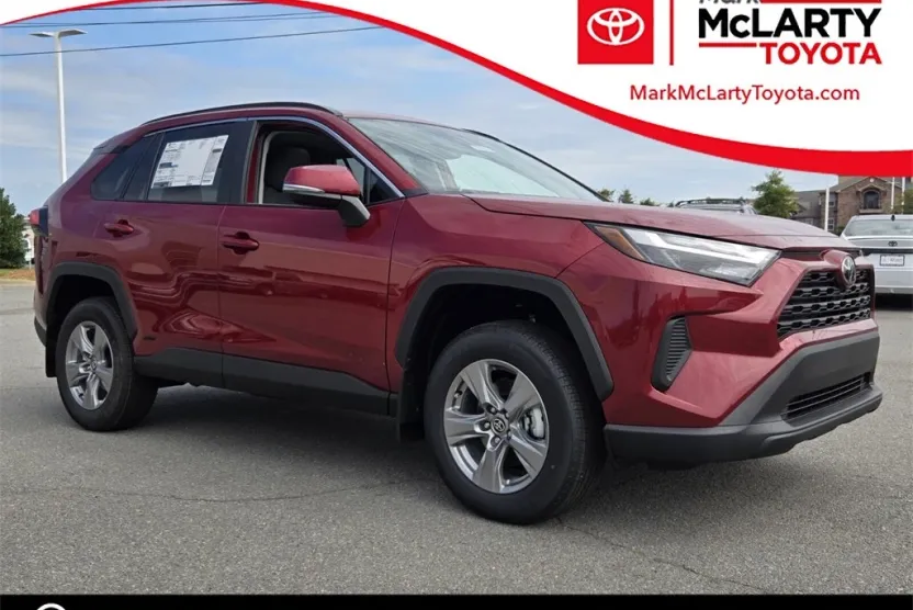 2025 Toyota RAV4 Hybrid XLE photo 1