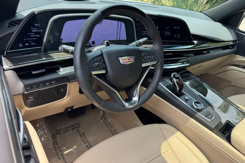 2024 Cadillac Escalade ESV Premium Luxury photo 1