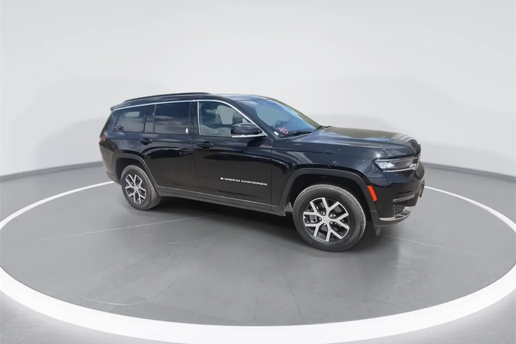 2024 Jeep Grand Cherokee Limited photo 1