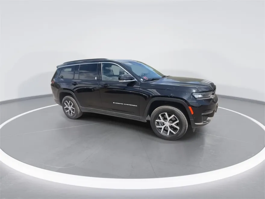2024 Jeep Grand Cherokee Limited photo 1