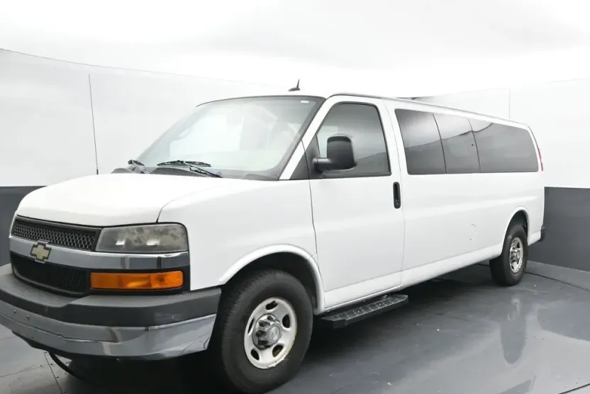 2010 Chevrolet Express 3500 LT Passenger Van photo 1