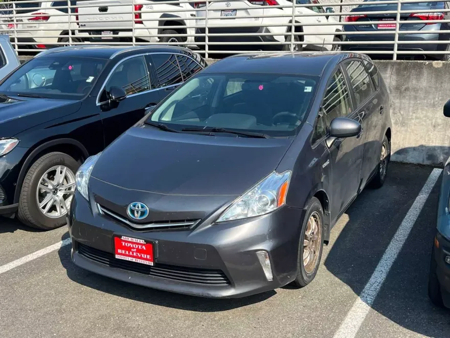 2014 Toyota Prius V Two photo 1