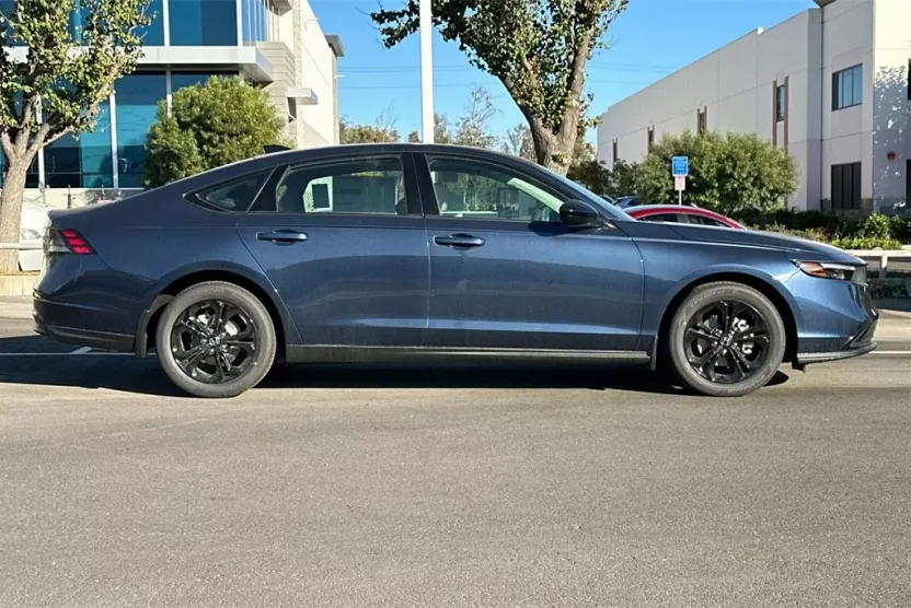 2025 Honda Accord 1.5T SE photo 1