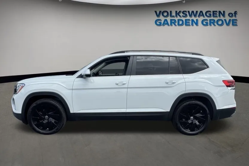 2025 Volkswagen Atlas SE Technology photo 1