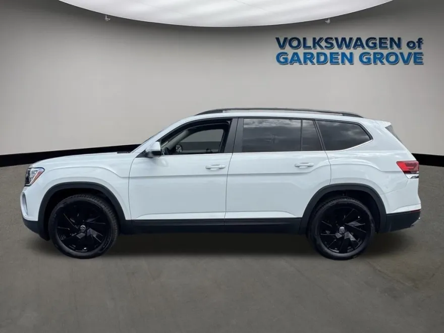 2025 Volkswagen Atlas SE Technology photo 1