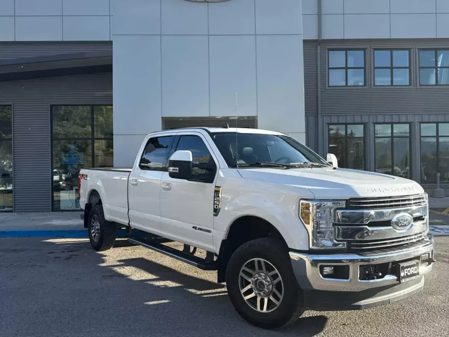 2019 Ford F-250 Lariat photo 1
