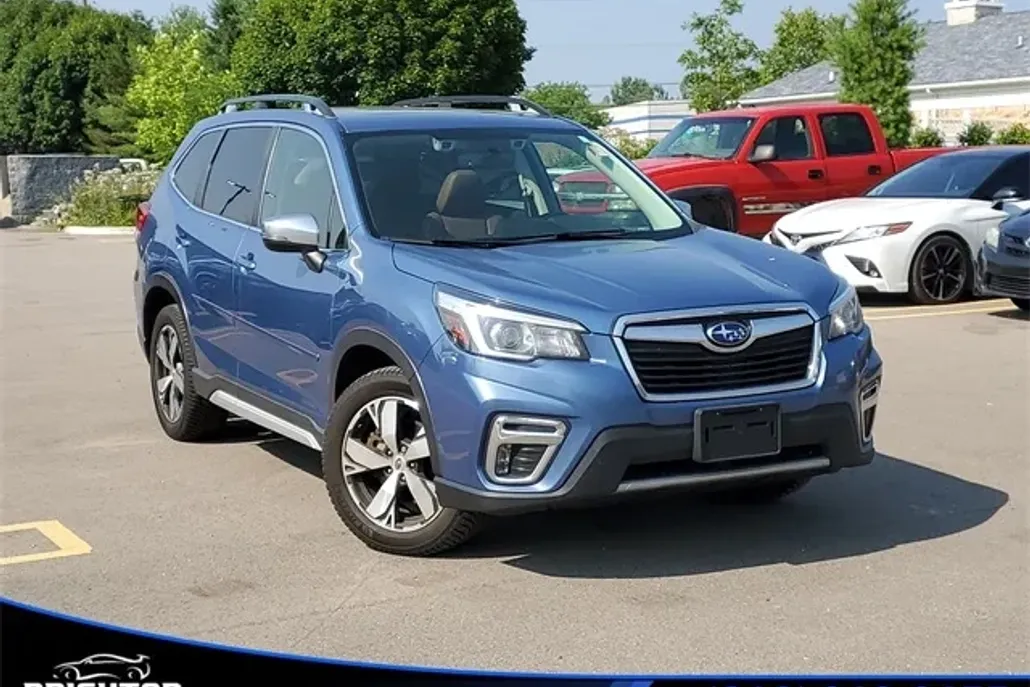 2020 Subaru Forester Touring photo 1