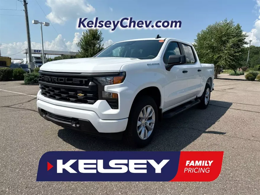 2026 Chevrolet Silverado 1500 Custom photo 1