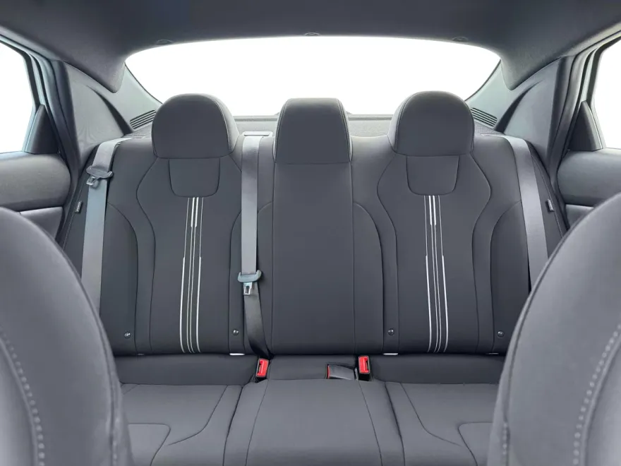 2025 Hyundai Elantra Hybrid SEL Sport photo 1