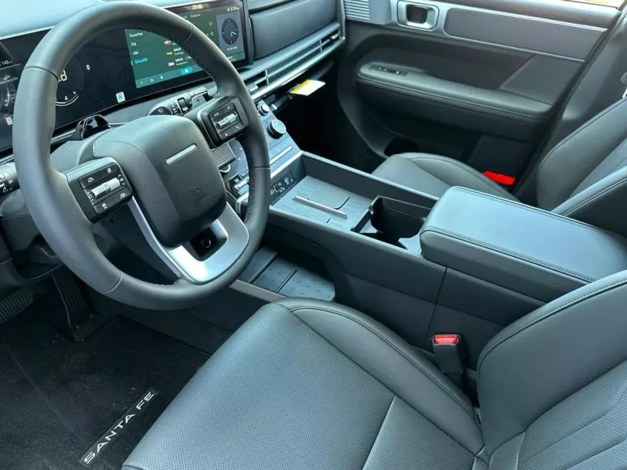 2025 Hyundai Santa Fe SEL photo 1