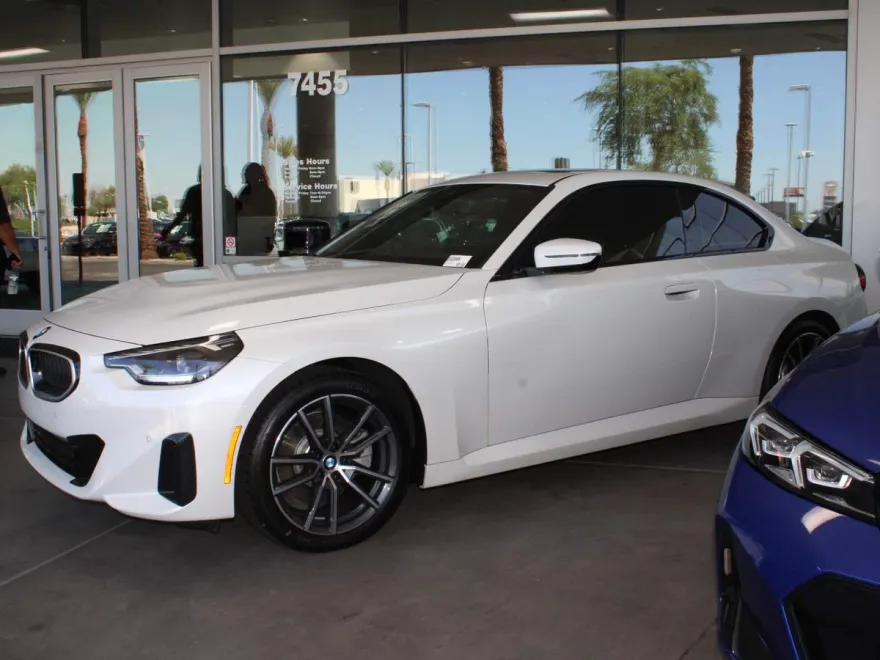 2025 Bmw 230i photo 1