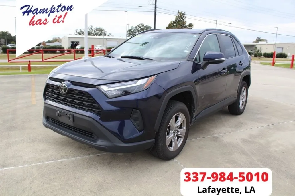 2022 Toyota RAV4 XLE photo 1