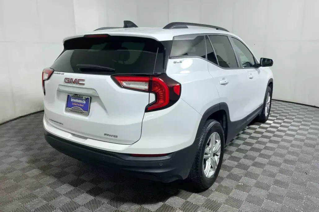 2023 Gmc Terrain SLE photo 1