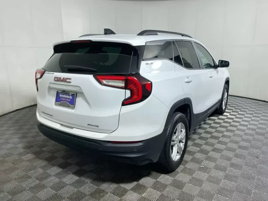 2023 Gmc Terrain SLE photo 1